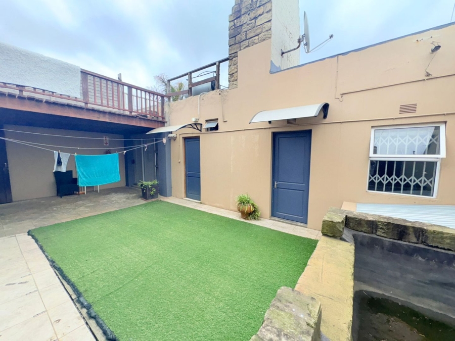 9 Bedroom Property for Sale in Quigney Eastern Cape